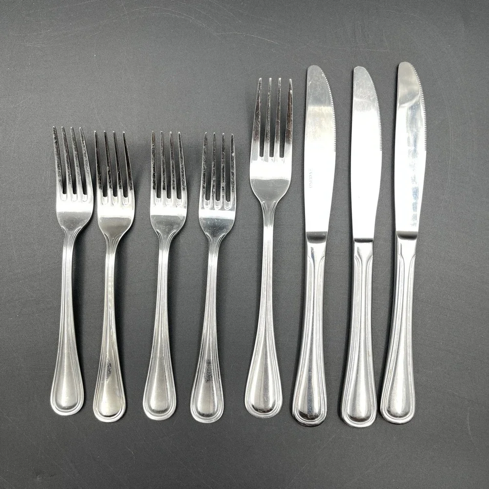 Oneida Barcelona 90-16 Stainless Flatware Lot 8 Mixed Forks Knives